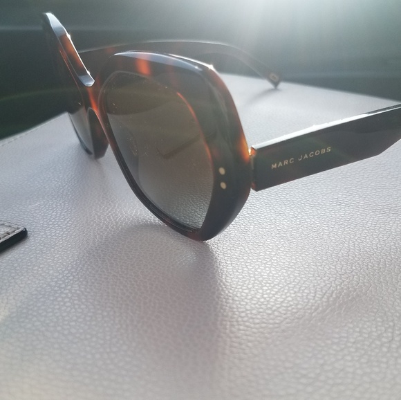 Marc Jacobs sunglasses - Picture 2 of 5